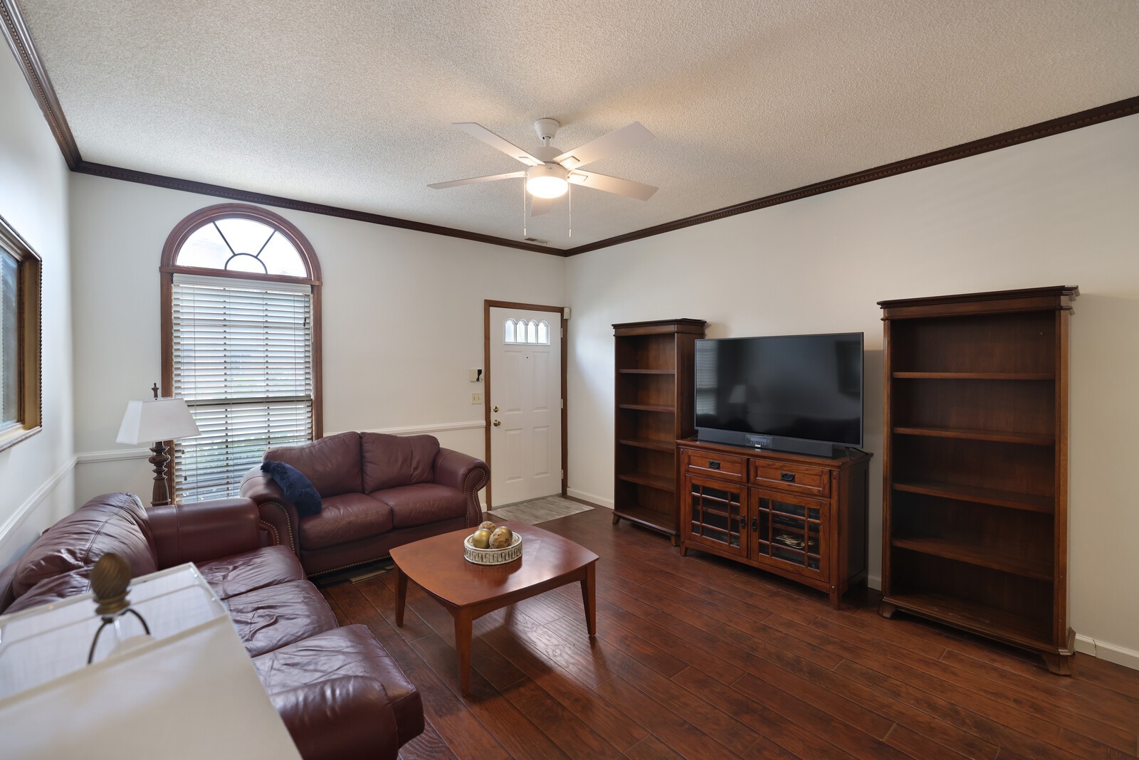 306 Hickory Pl Property Photo 8