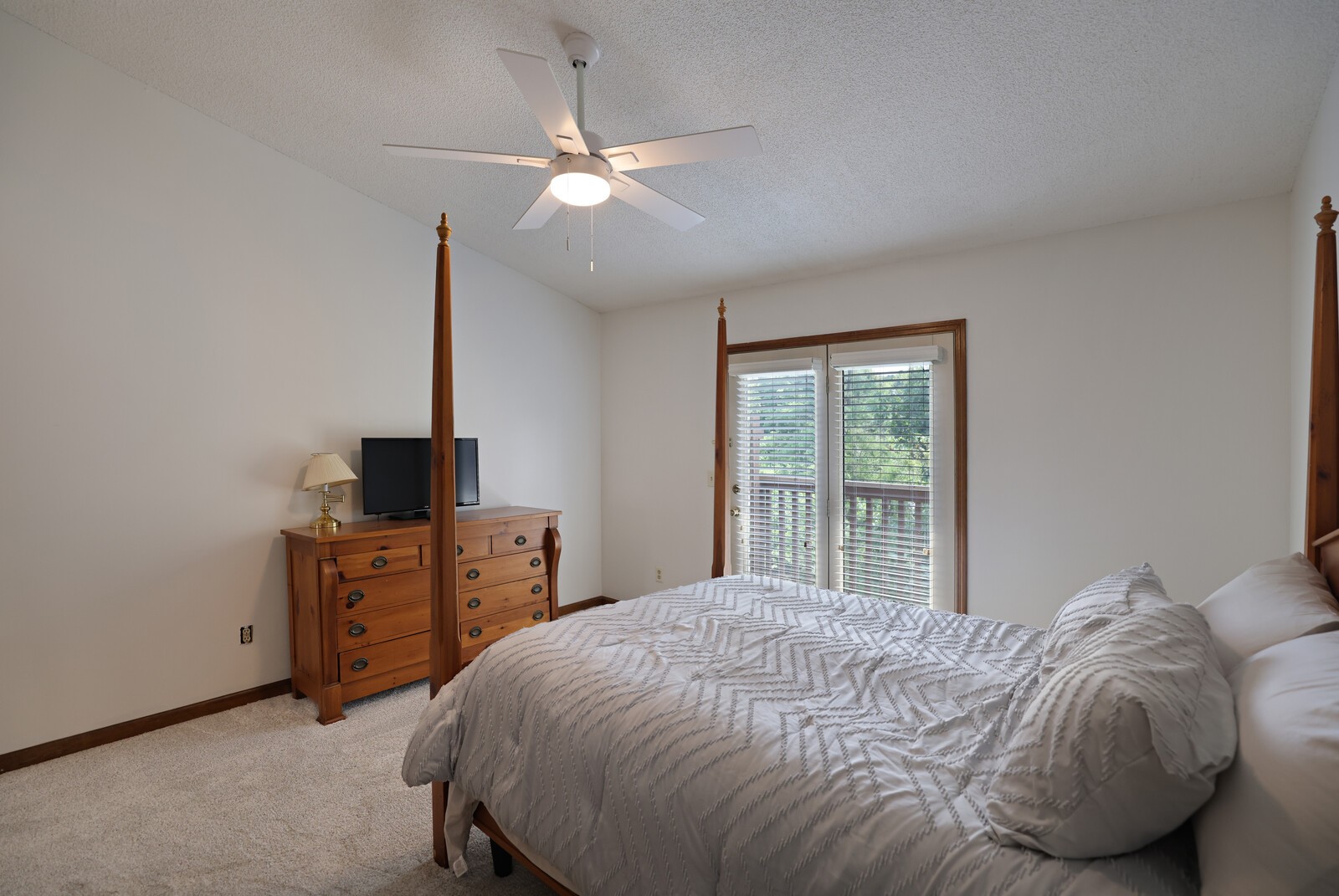 306 Hickory Pl Property Photo 22