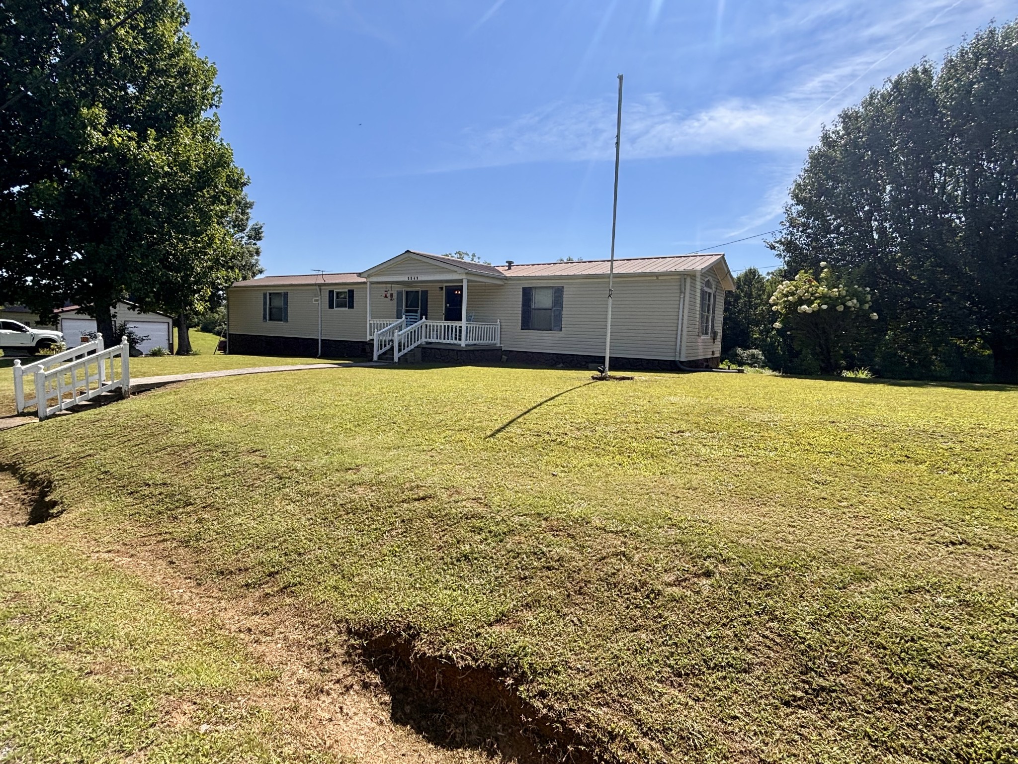 3249 Pea Ridge Rd Property Photo 2