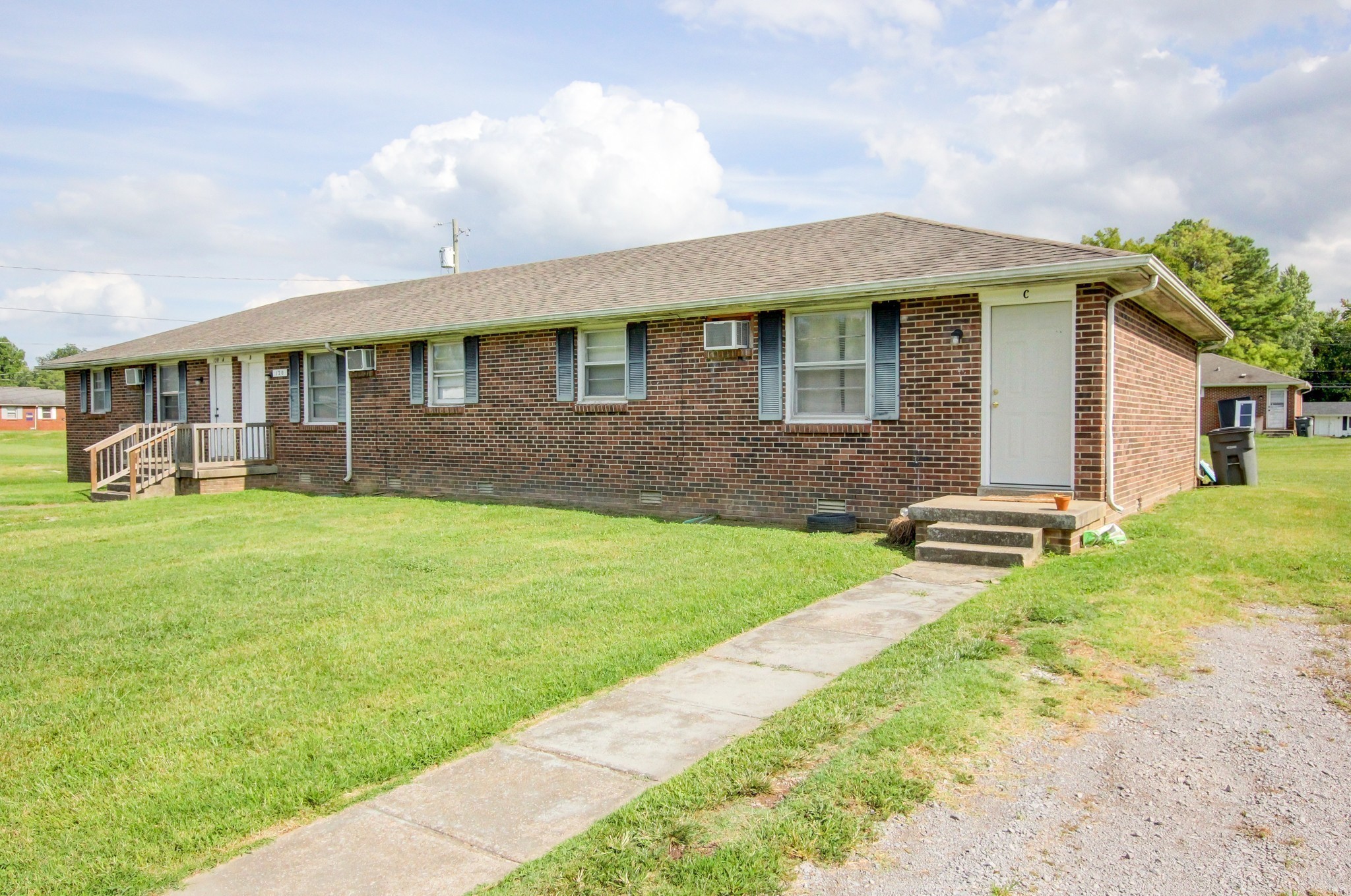 120 Tandy Dr Property Photo 1