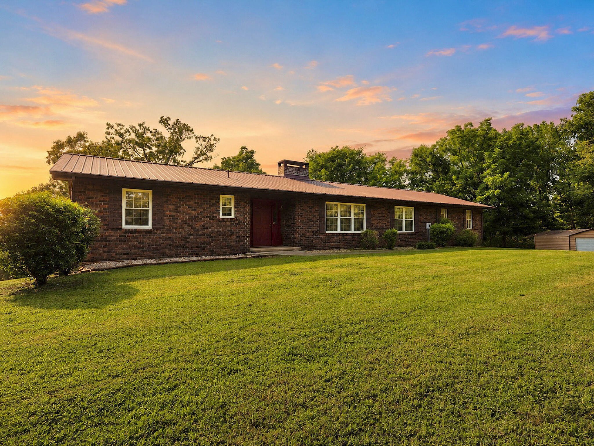 725 Oak Grove Road Property Photo 1