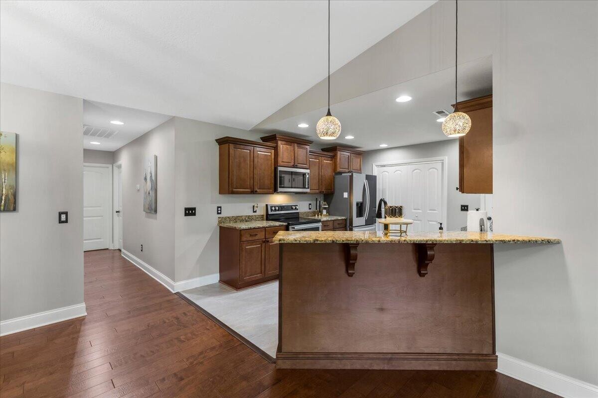 1721 Chelsa Drive, Ne Property Photo 8
