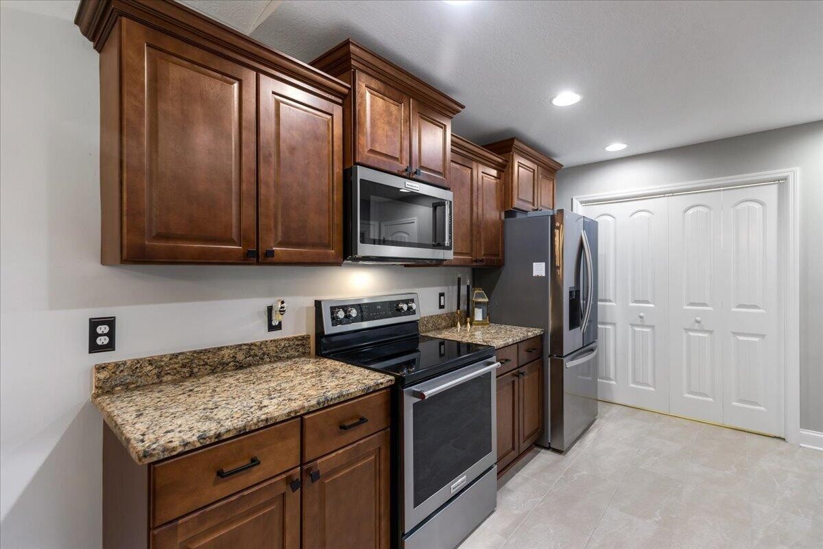 1721 Chelsa Drive, Ne Property Photo 12