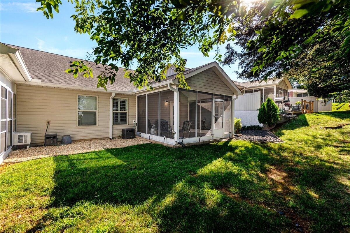 1721 Chelsa Drive, Ne Property Photo 29