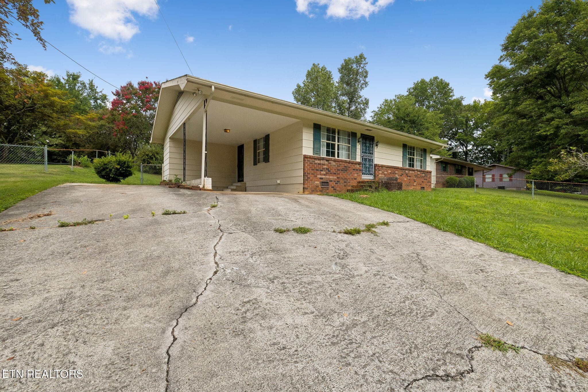 521 E Sunset Property Photo 2