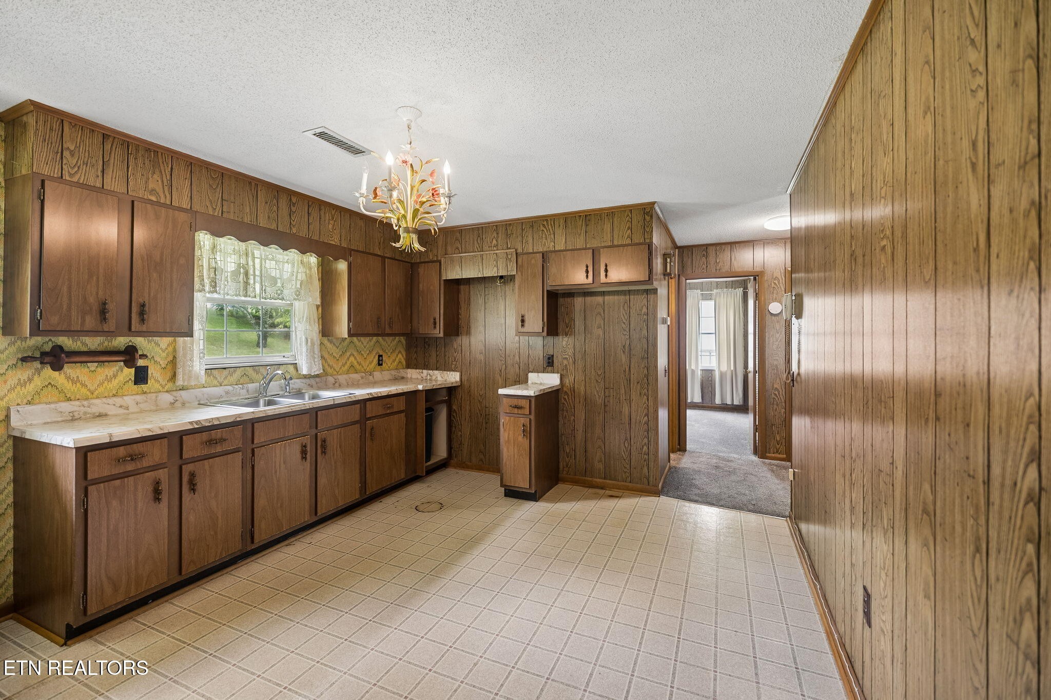 521 E Sunset Property Photo 3