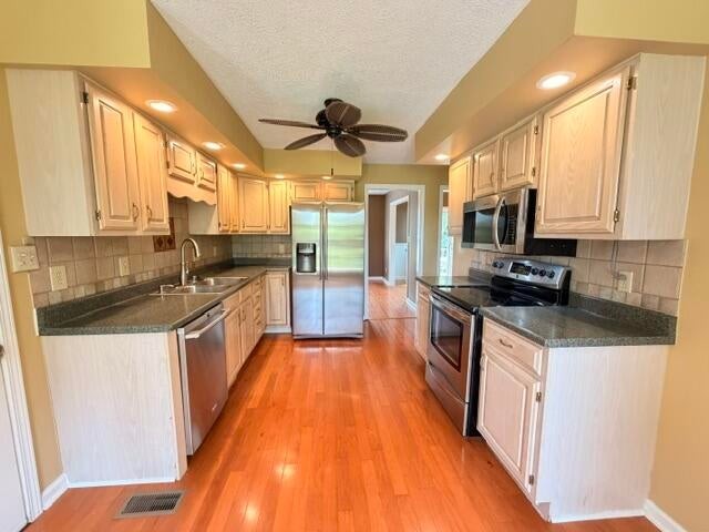 313 Dawn Dr Property Photo 5