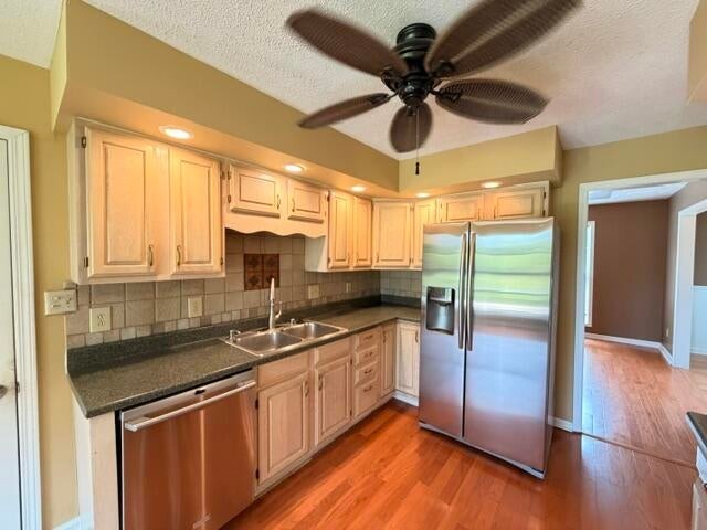 313 Dawn Dr Property Photo 9