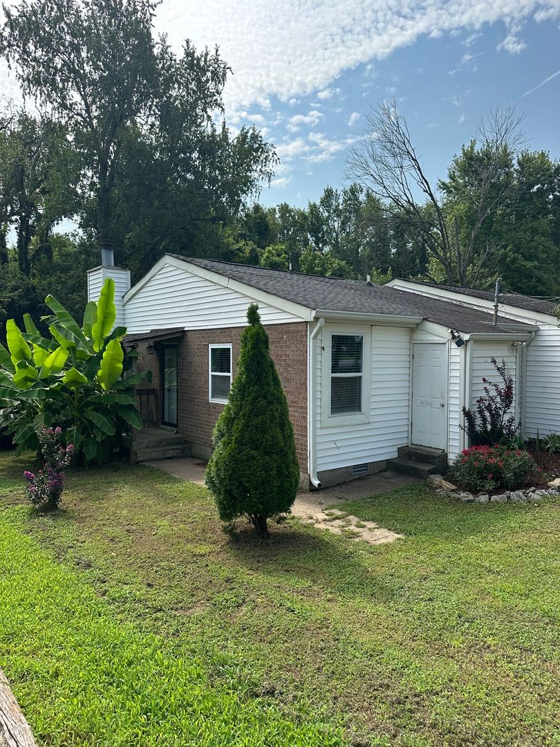 4630 Woodside Dr Property Photo 1