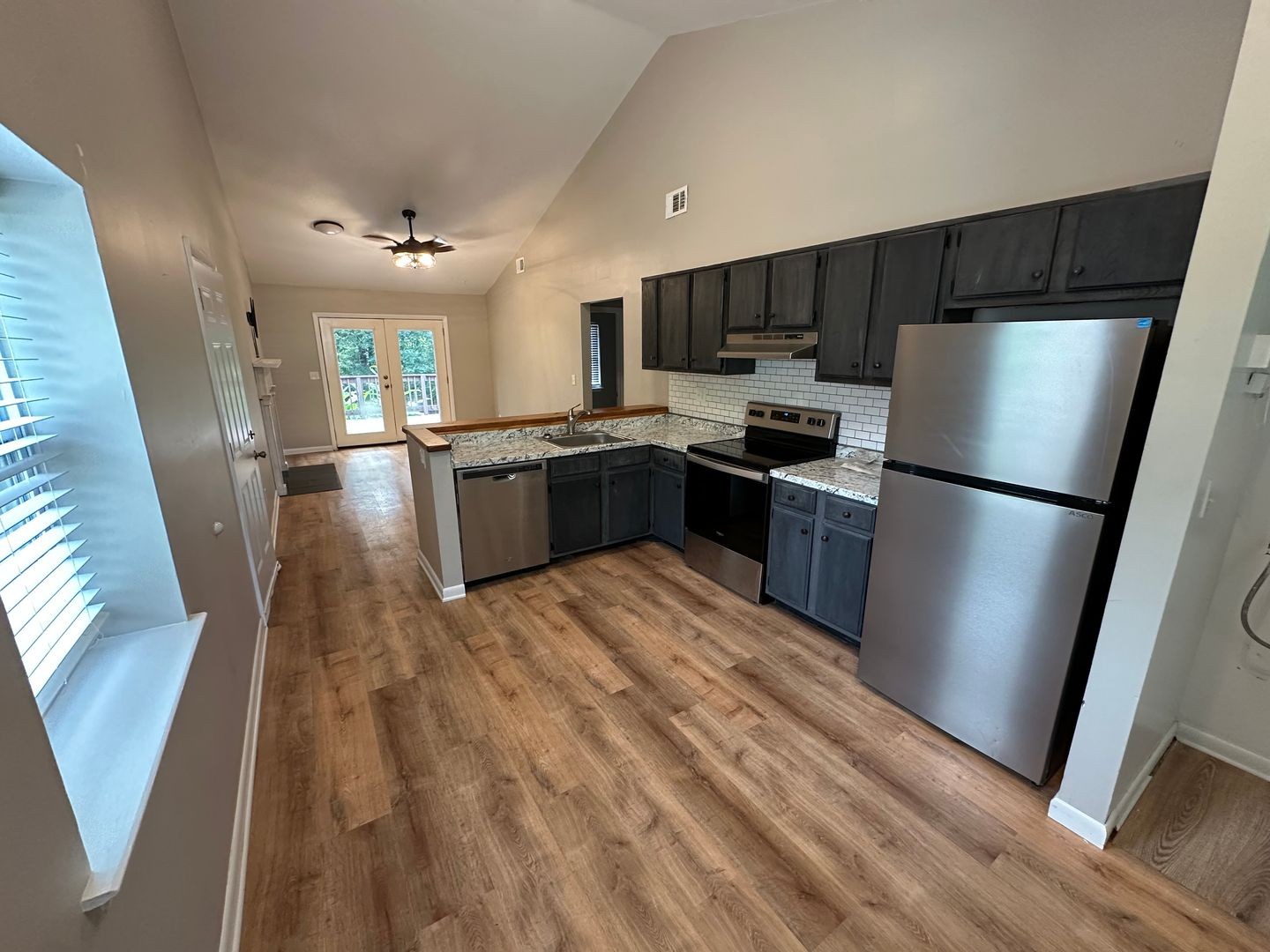 4630 Woodside Dr Property Photo 4