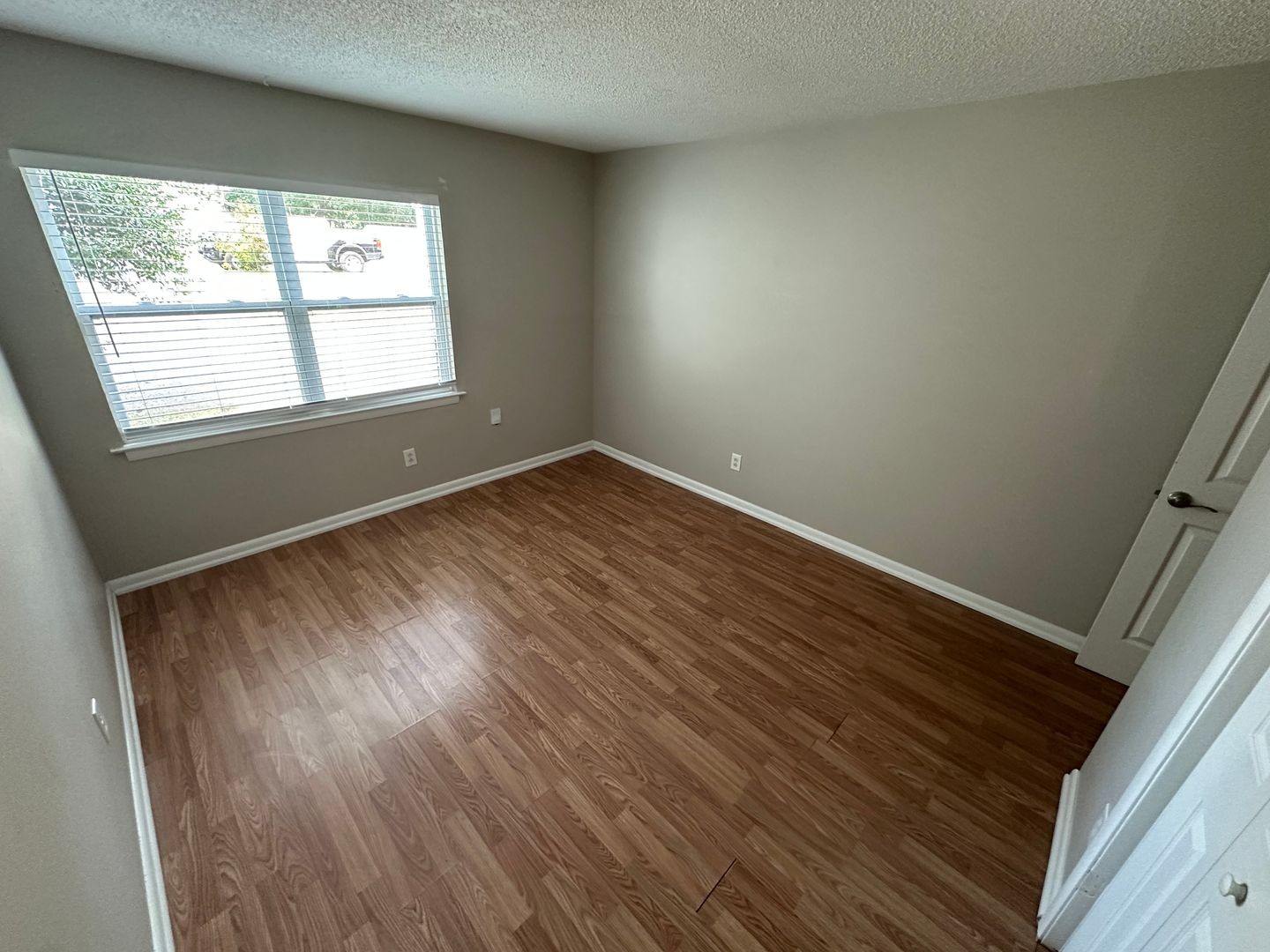 4630 Woodside Dr Property Photo 11