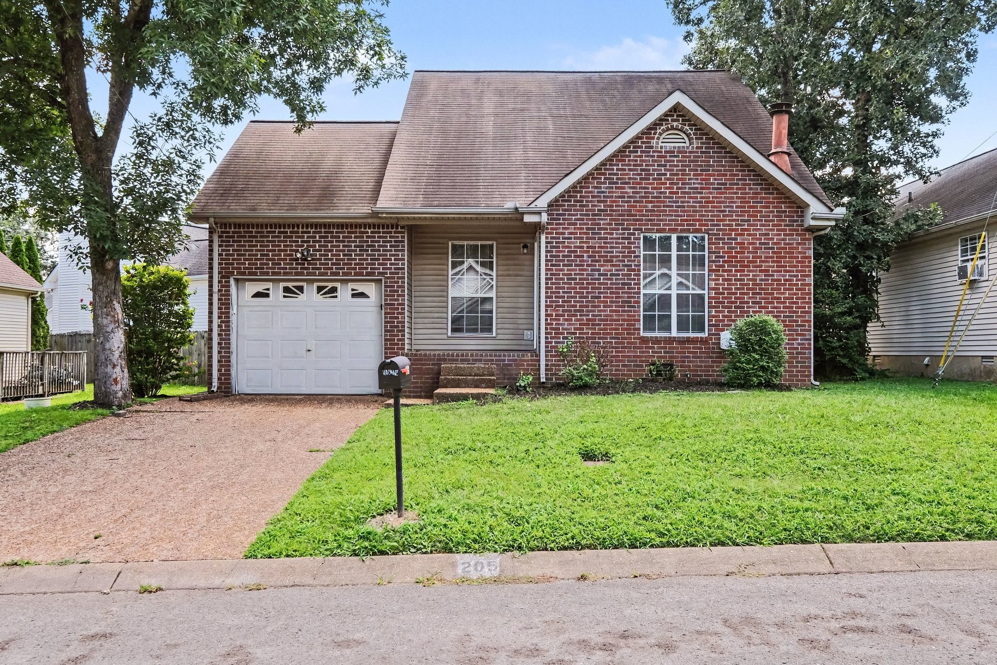 205 Shoemaker Ct Property Photo 1