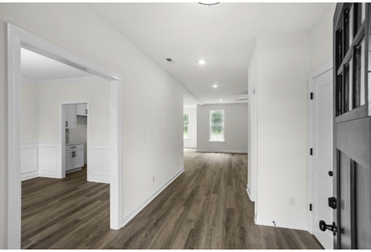 5021 Salient Dr Property Photo 4