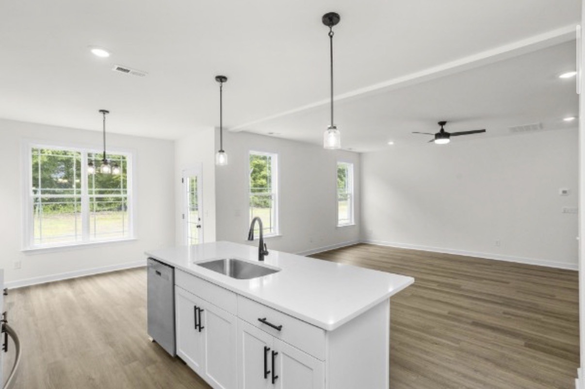 5021 Salient Dr Property Photo 8
