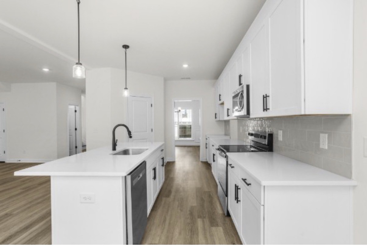 5021 Salient Dr Property Photo 10