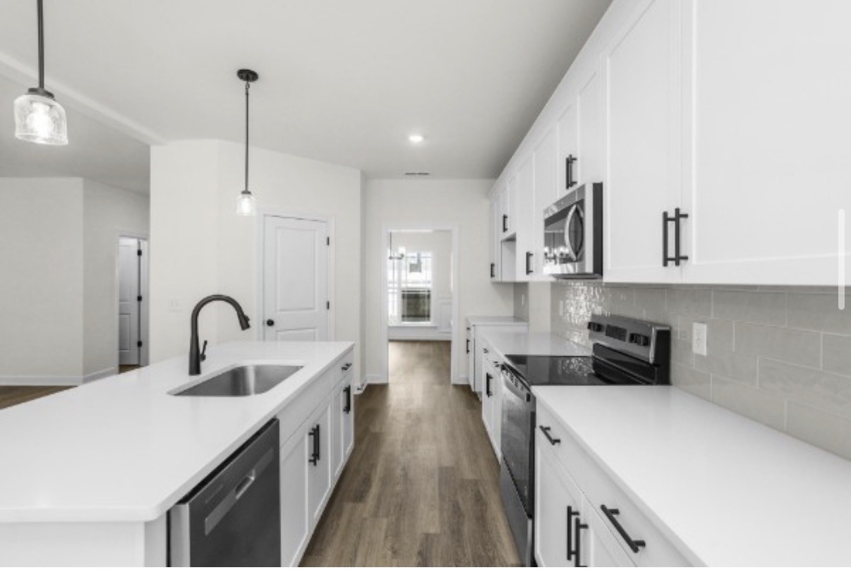 5021 Salient Dr Property Photo 11