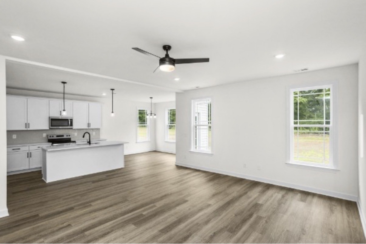 5021 Salient Dr Property Photo 15