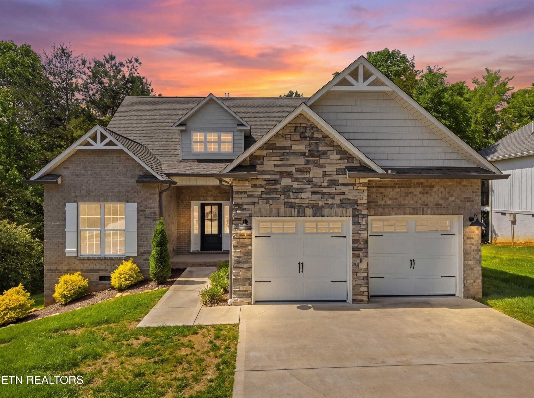208 Mialaquo Circle Property Photo 1