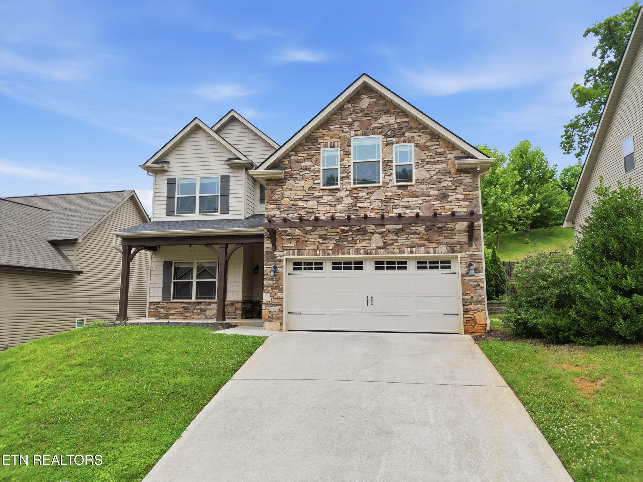 1230 Peake Lane Property Photo 3
