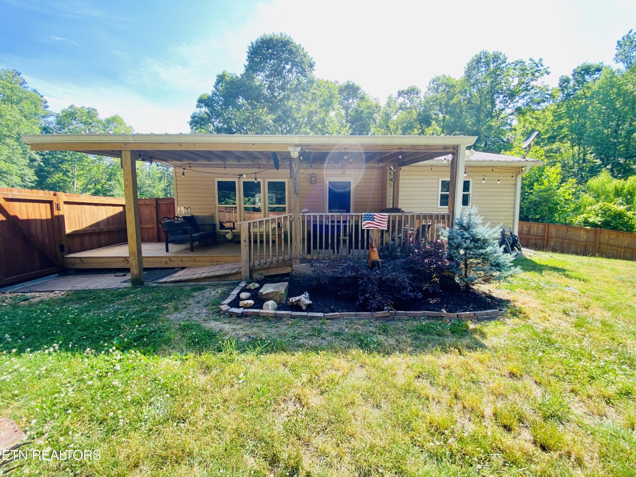 207 Blackburn Lane Property Photo 1