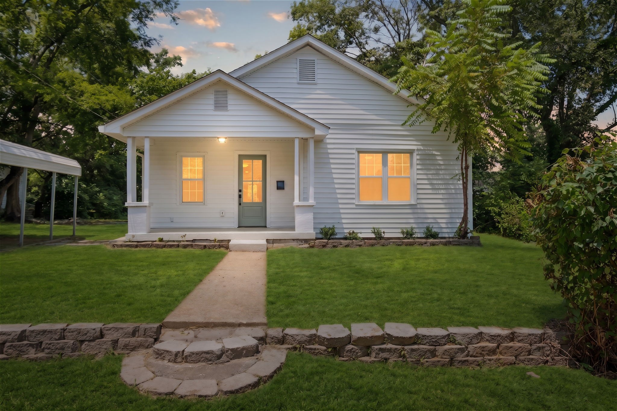 109 26th St Property Photo 1