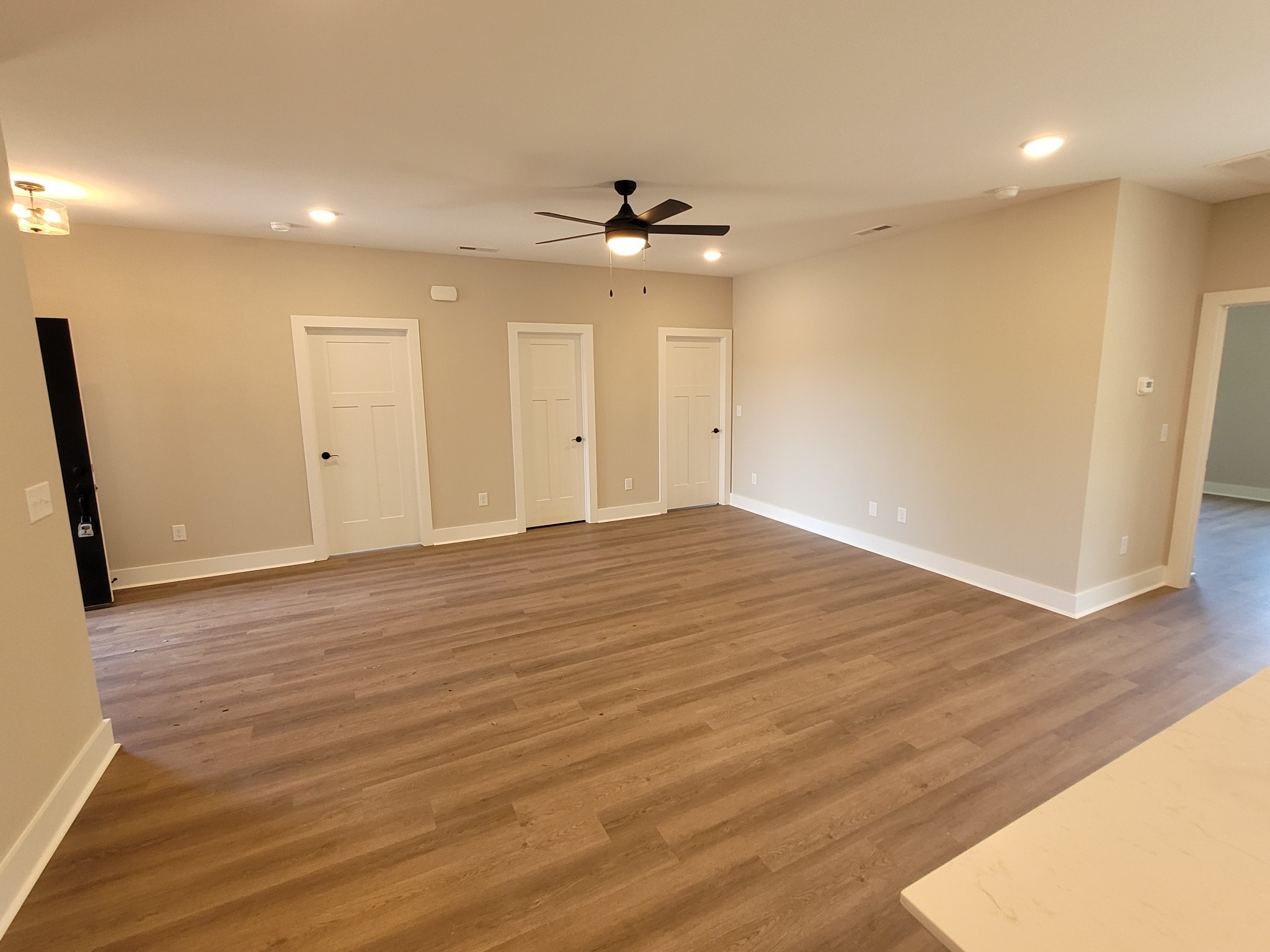 208 Sandalwood Way Property Photo 4