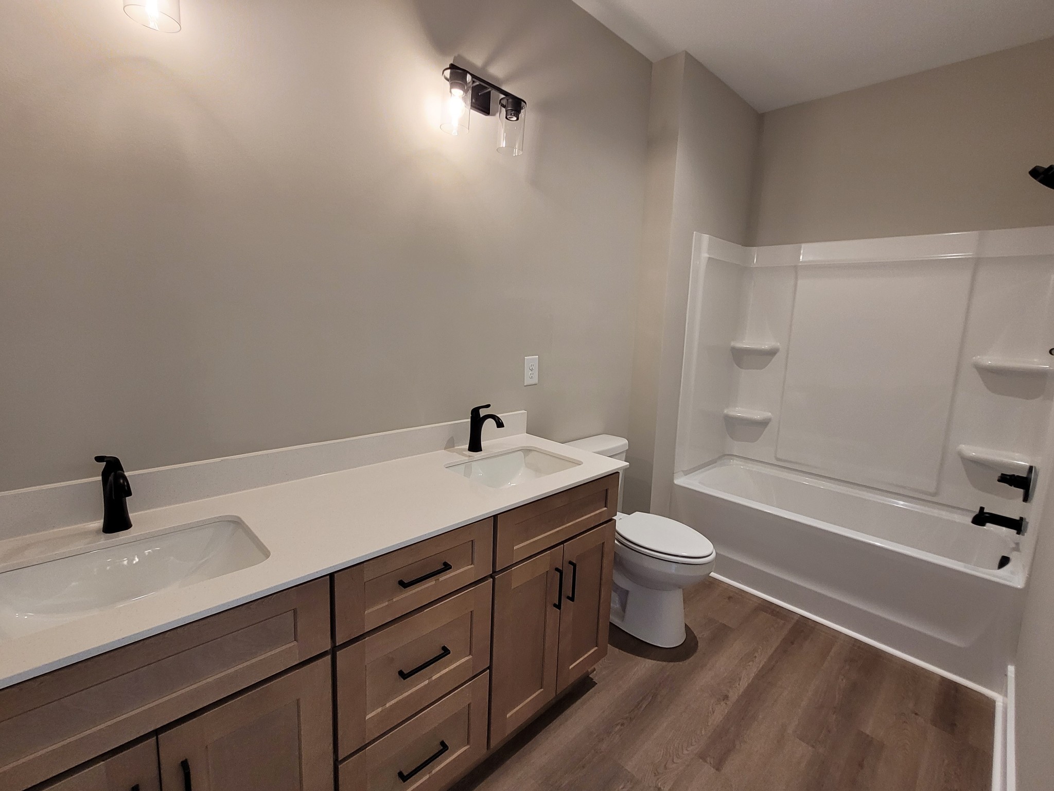 208 Sandalwood Way Property Photo 10