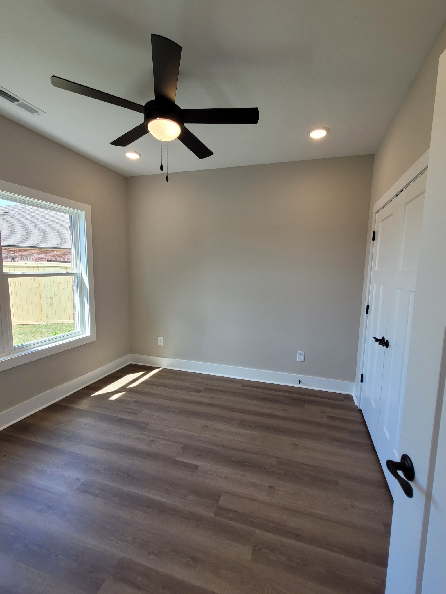 208 Sandalwood Way Property Photo 23