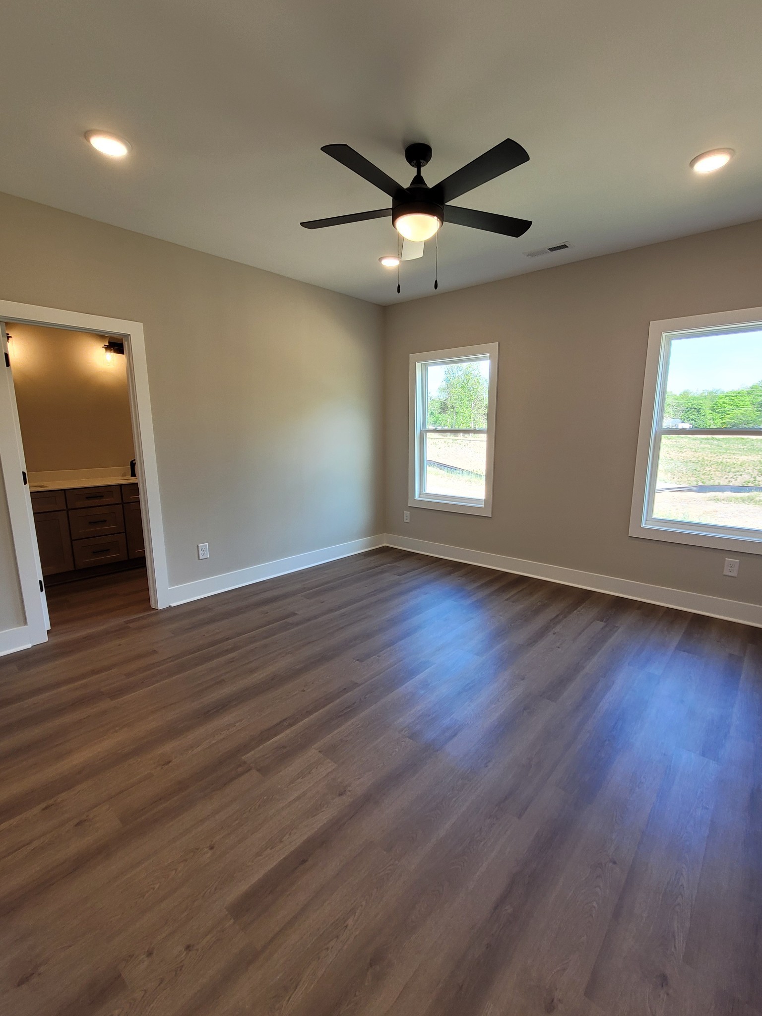 208 Sandalwood Way Property Photo 25