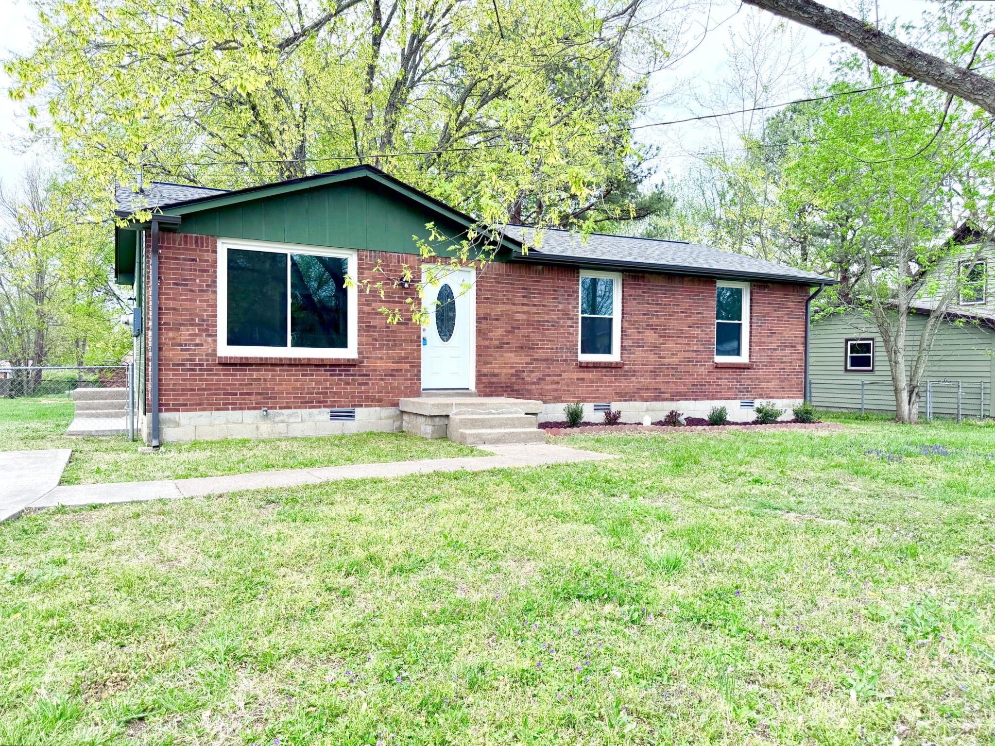 511 Jewel Dr Property Photo 1