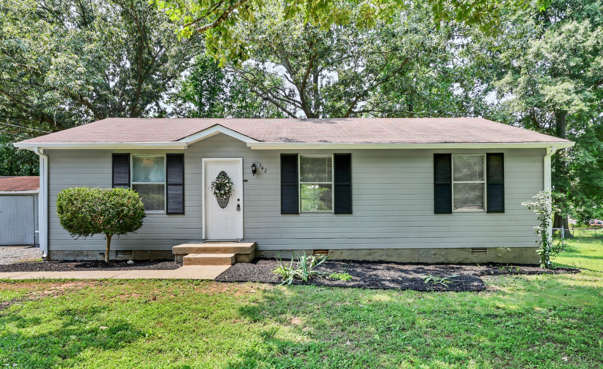 542 Roselawn Dr Property Photo 1