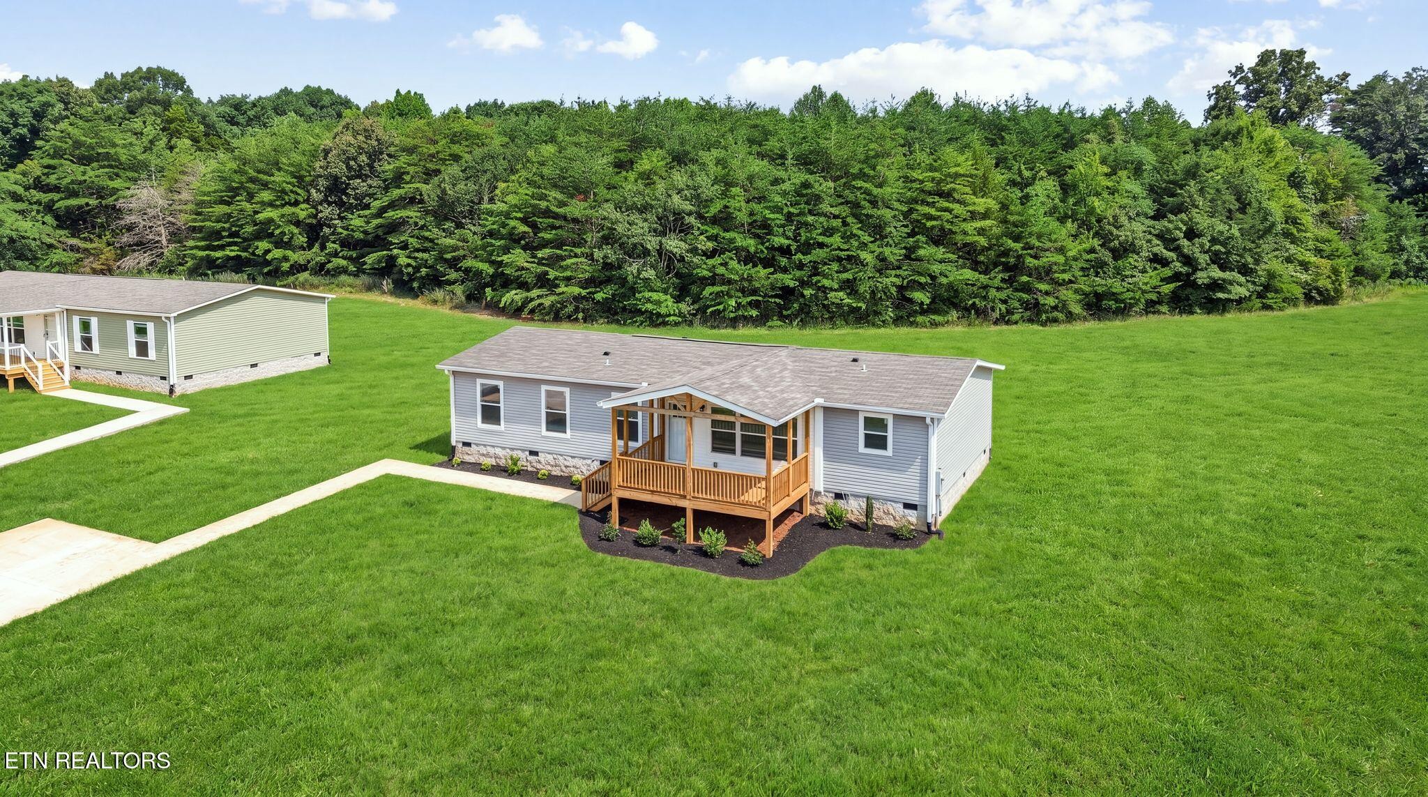 361 County Road 784a Property Photo 3