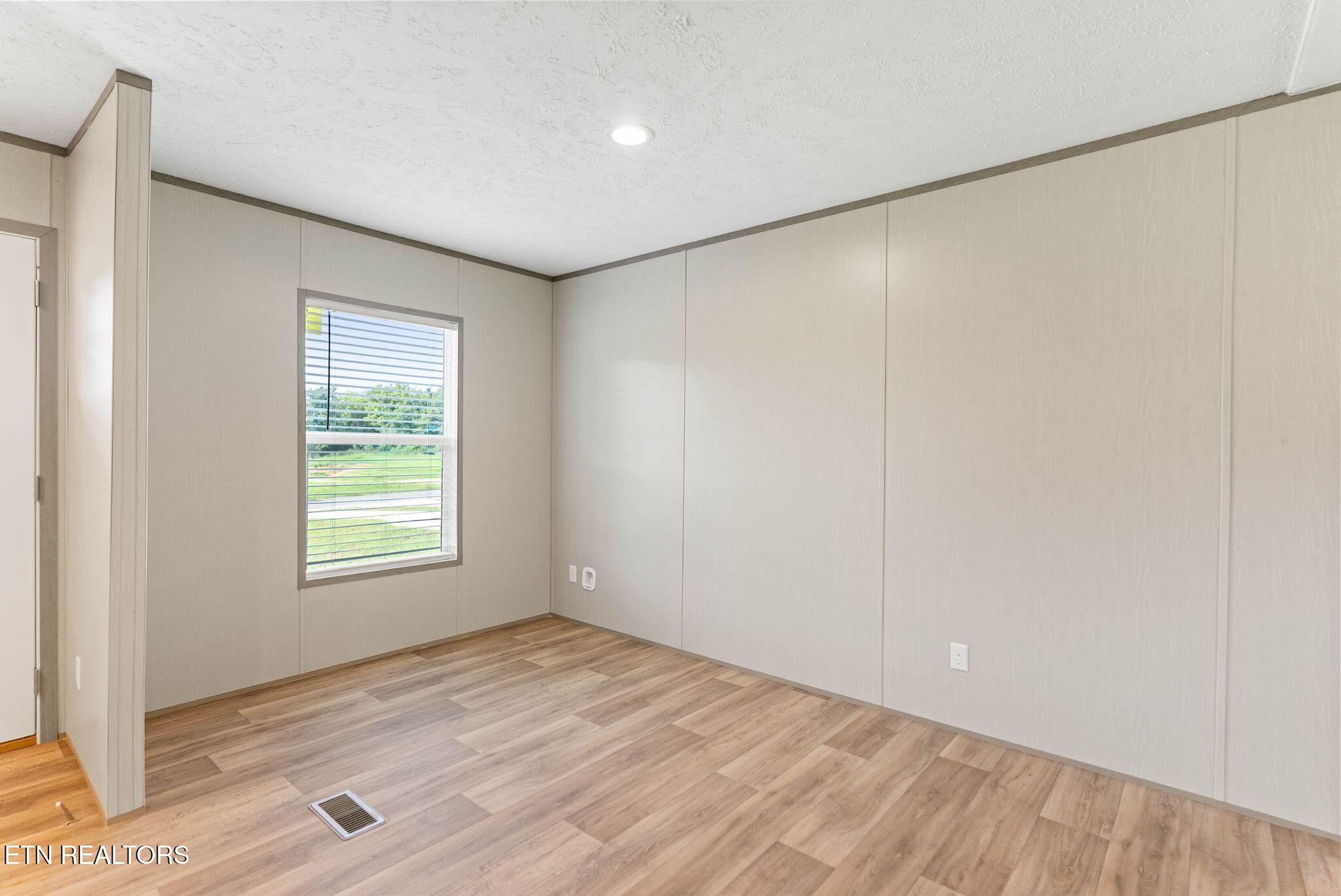361 County Road 784a Property Photo 12