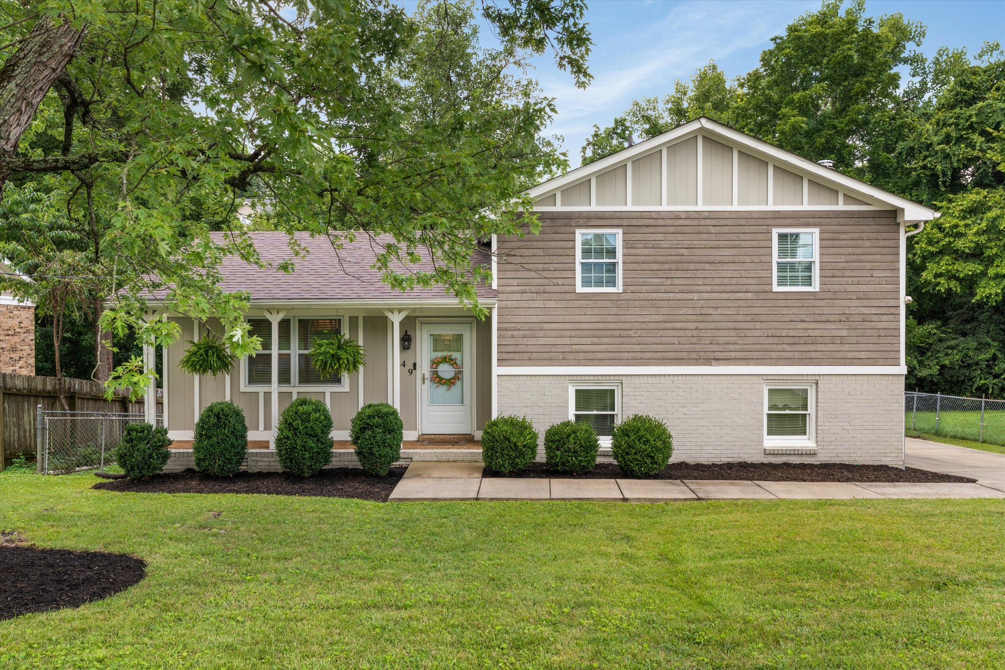 449 Rockwood Dr Property Photo 1