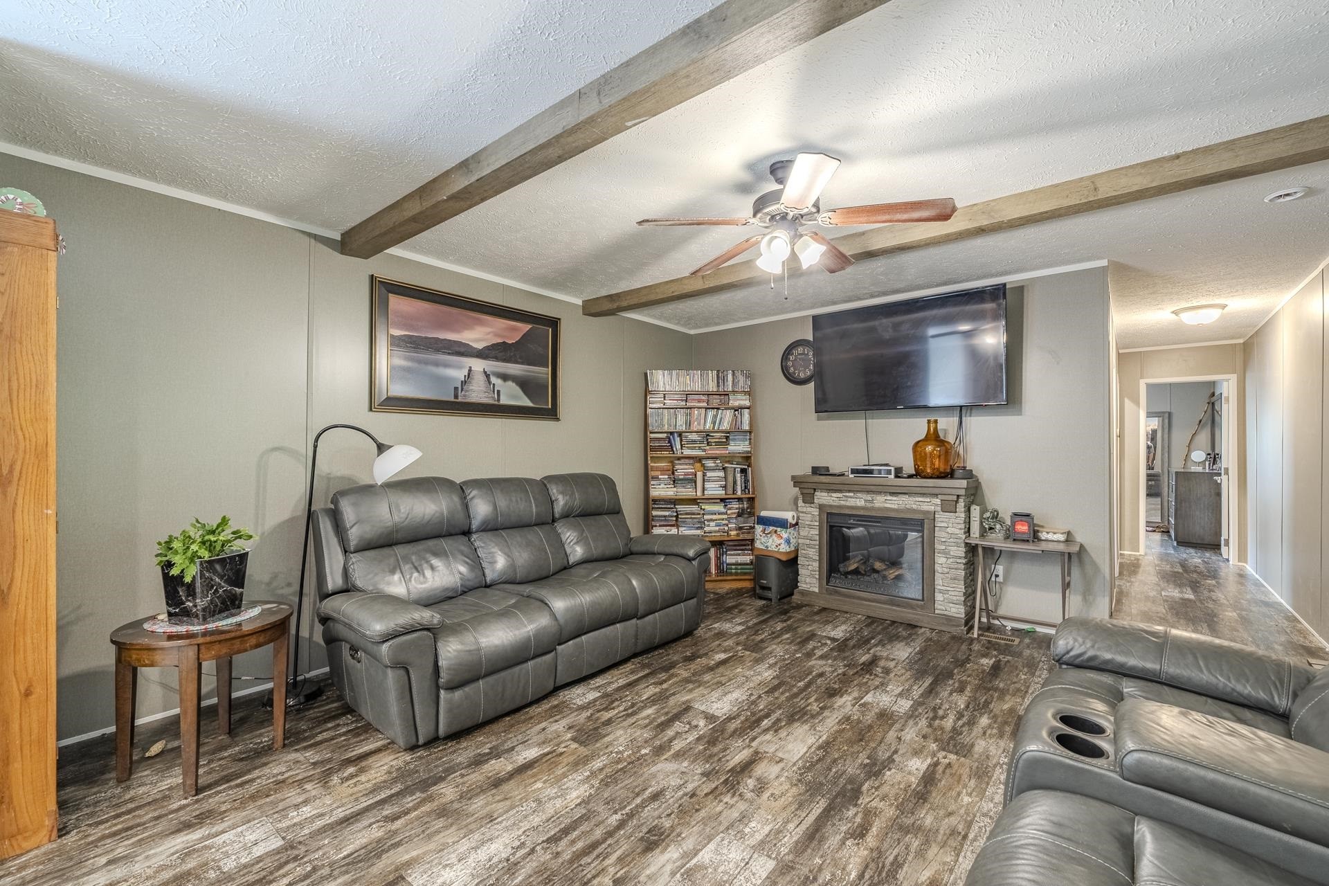 311 Dew Drop Rd Property Photo 9