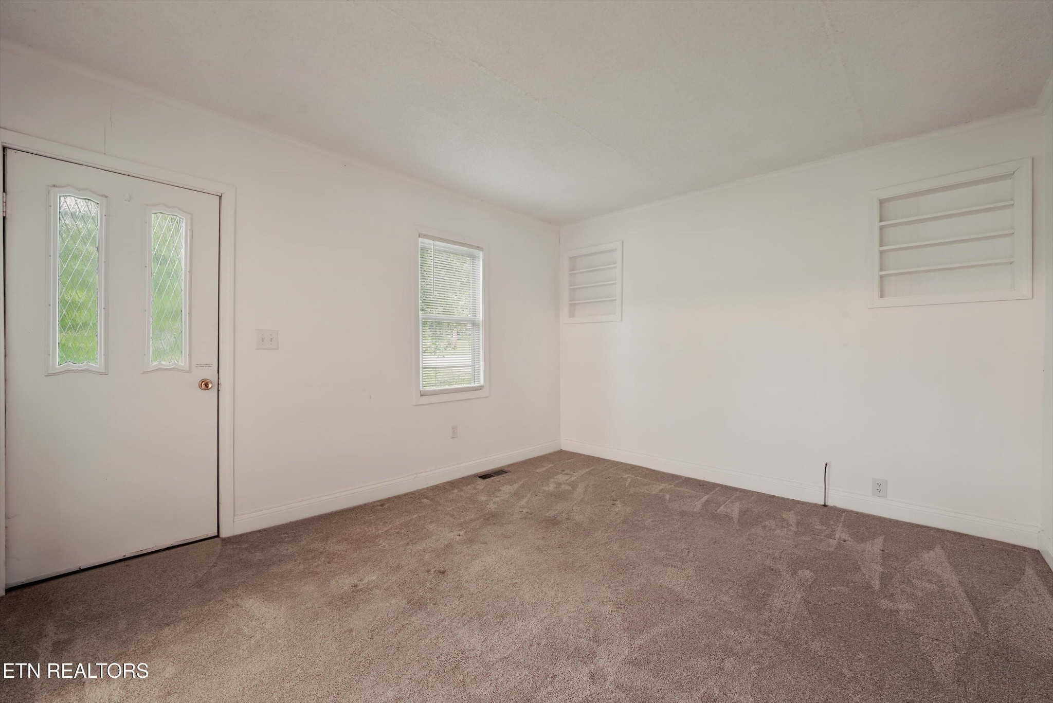 835 E Lincoln Rd Property Photo 7