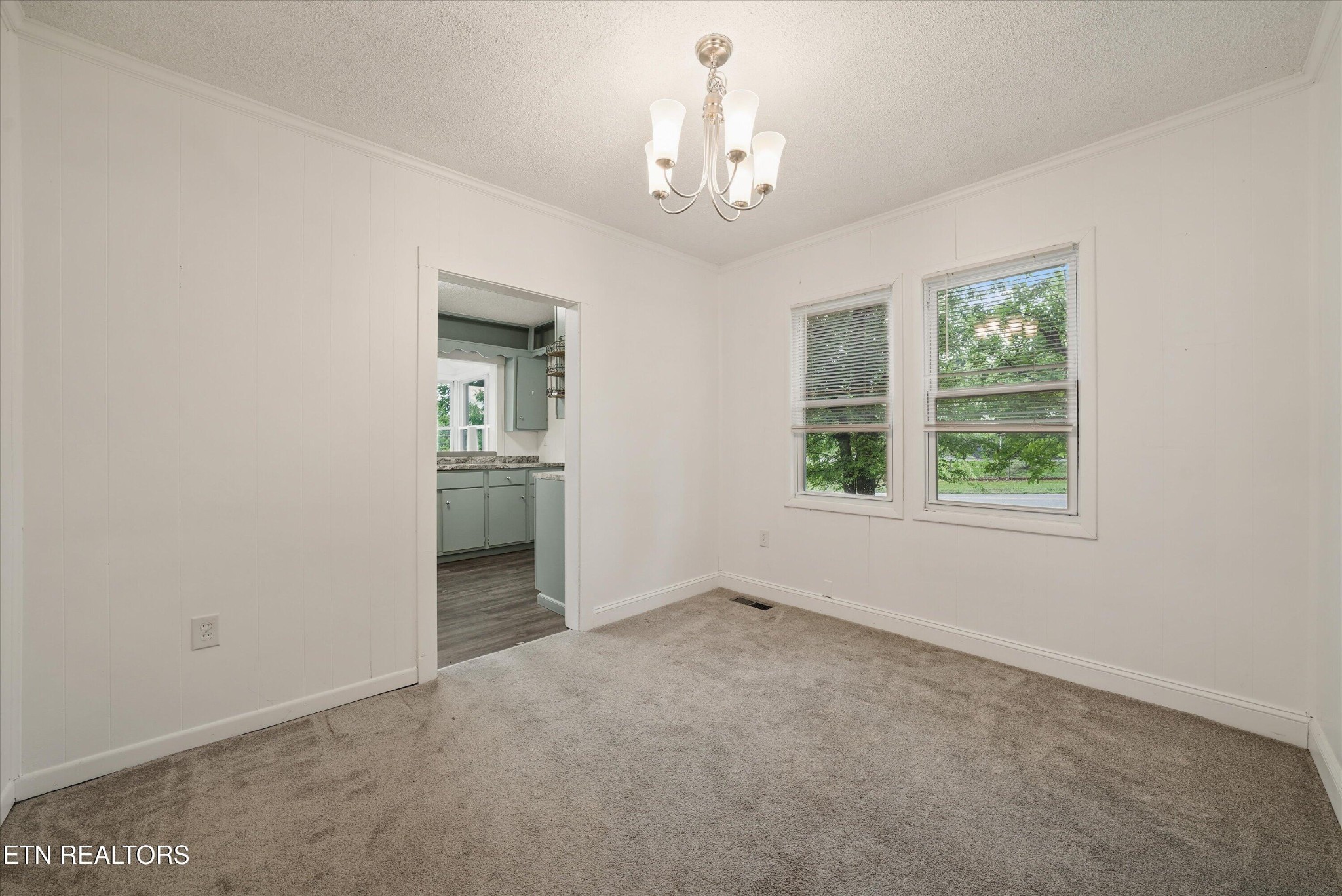 835 E Lincoln Rd Property Photo 10