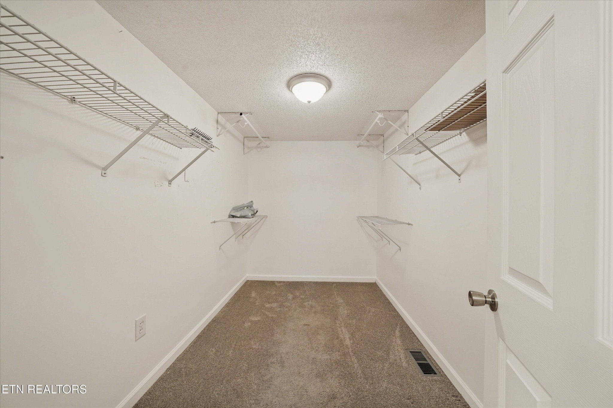 835 E Lincoln Rd Property Photo 23