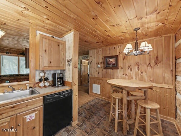 2208 Lake View Ln Property Photo 11