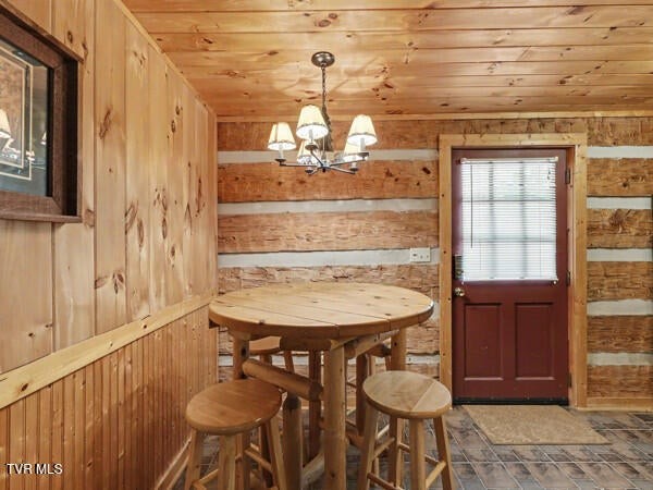 2208 Lake View Ln Property Photo 17