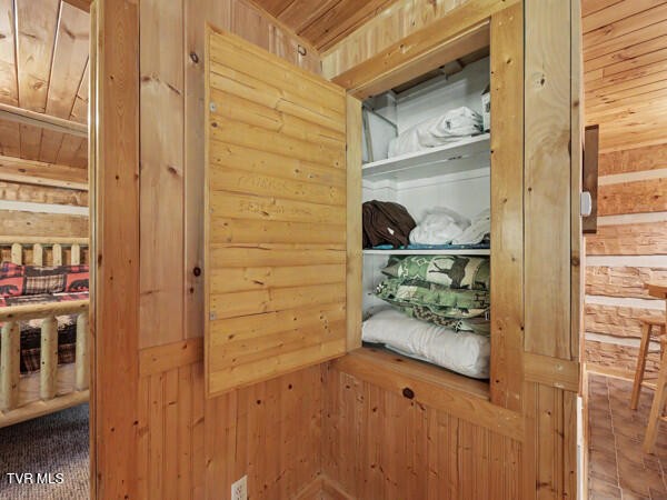 2208 Lake View Ln Property Photo 20