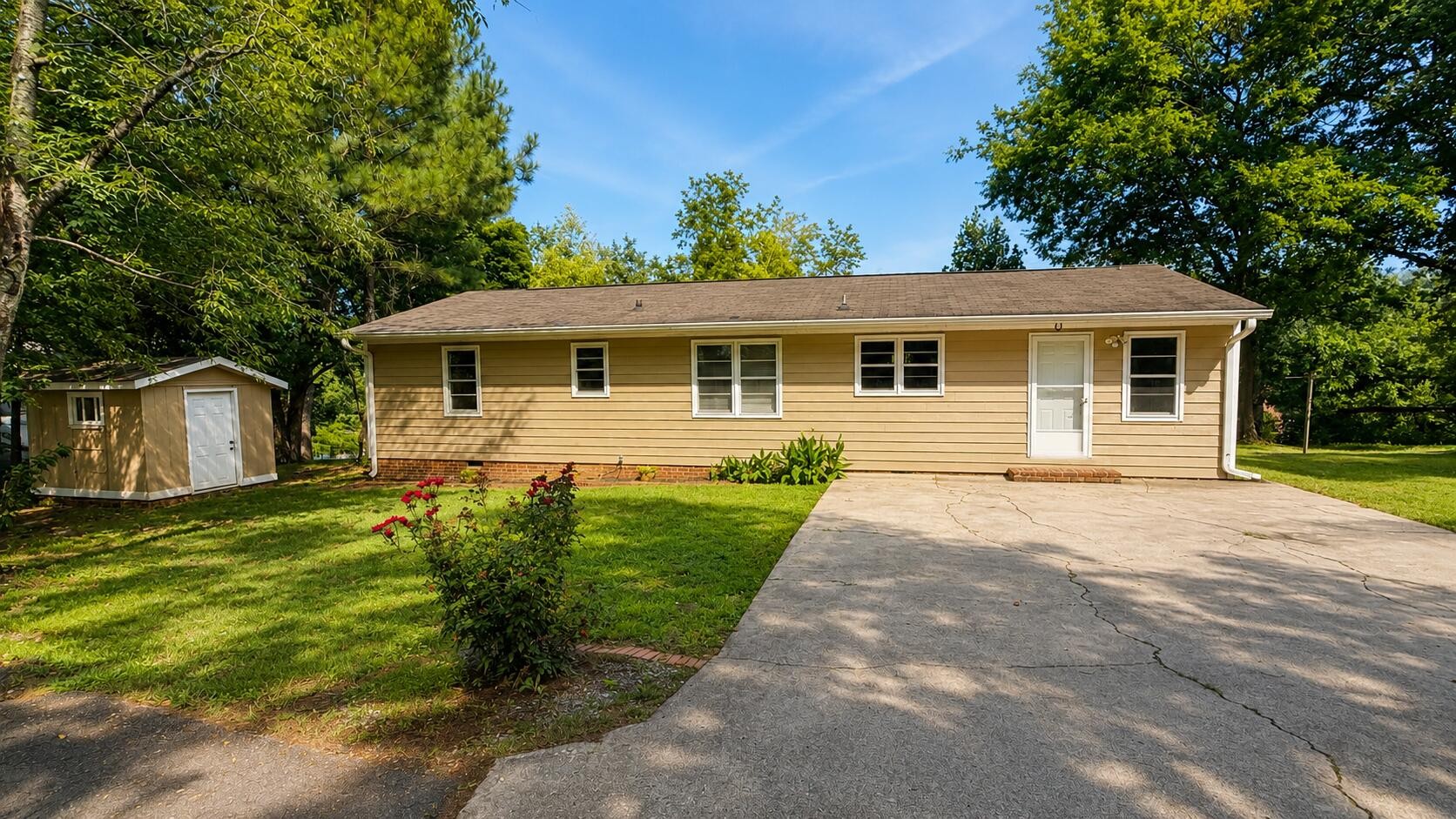 3005 Pine Drive, Ne Property Photo 4
