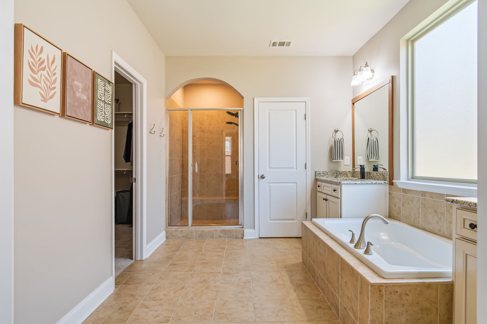 1023 Brixworth Dr Property Photo 14