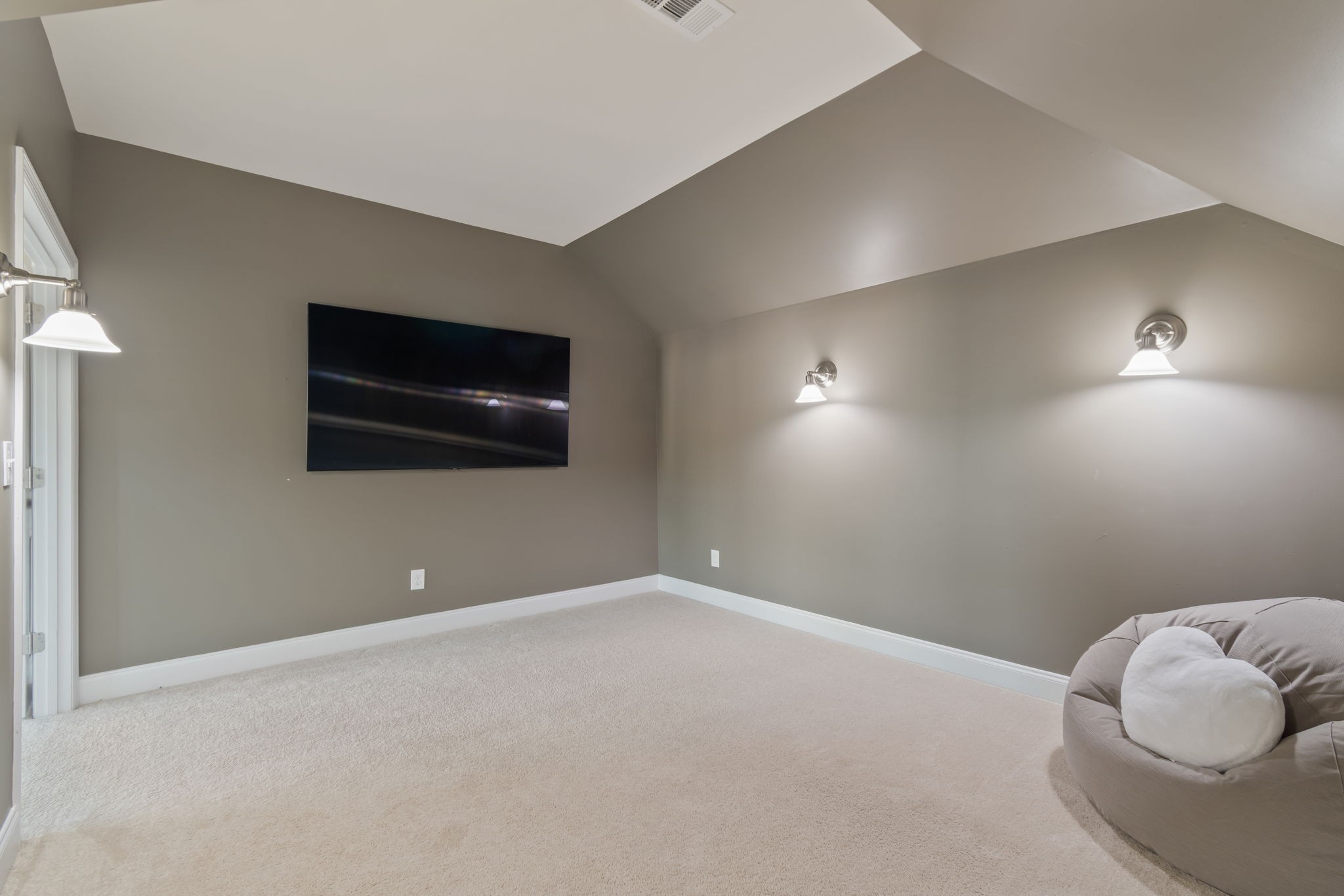 1023 Brixworth Dr Property Photo 32