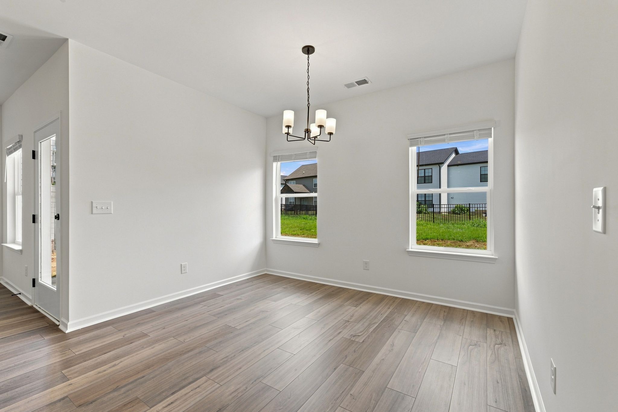 1361 English Oak Drive Property Photo 7