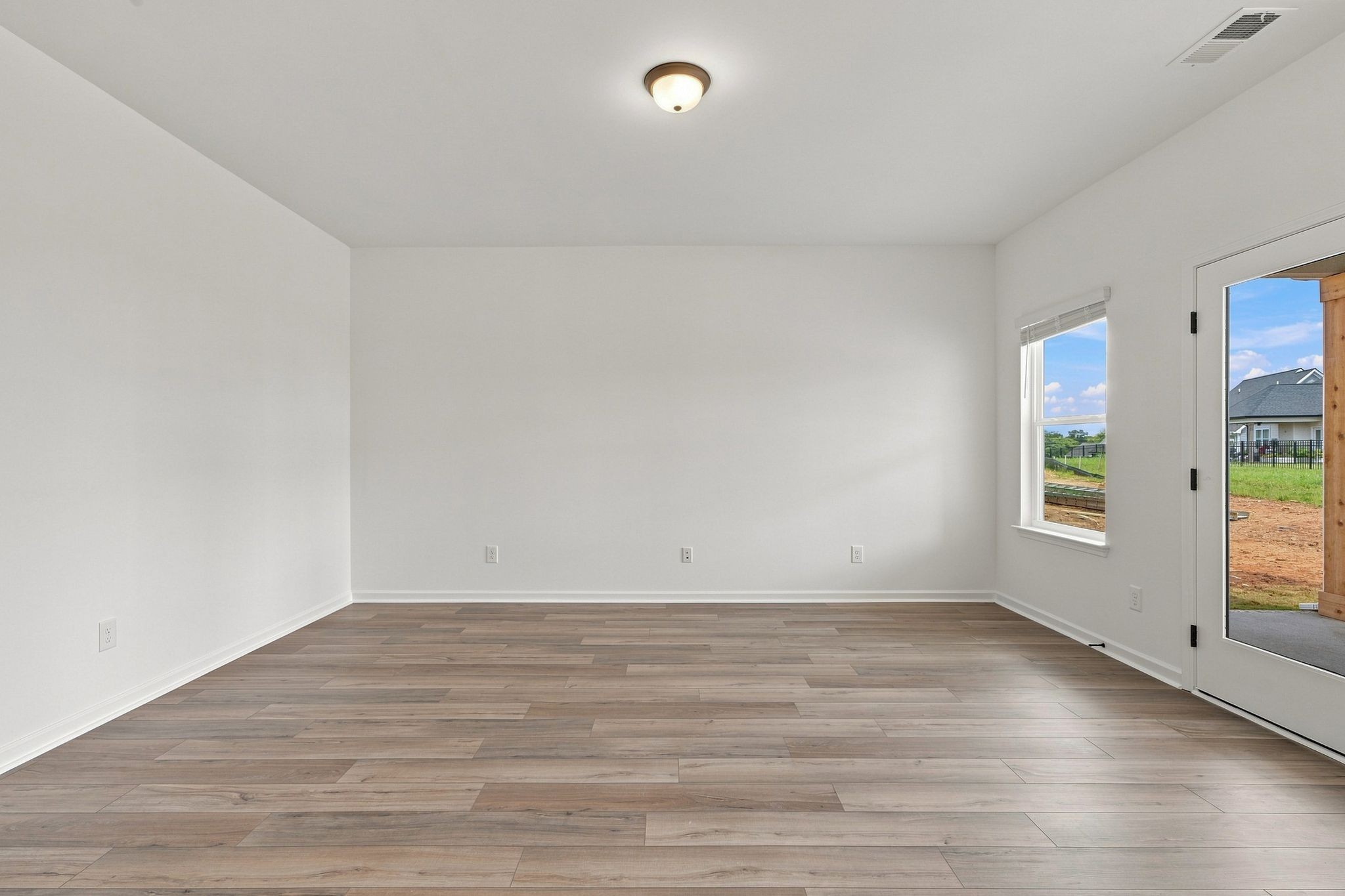 1361 English Oak Drive Property Photo 8
