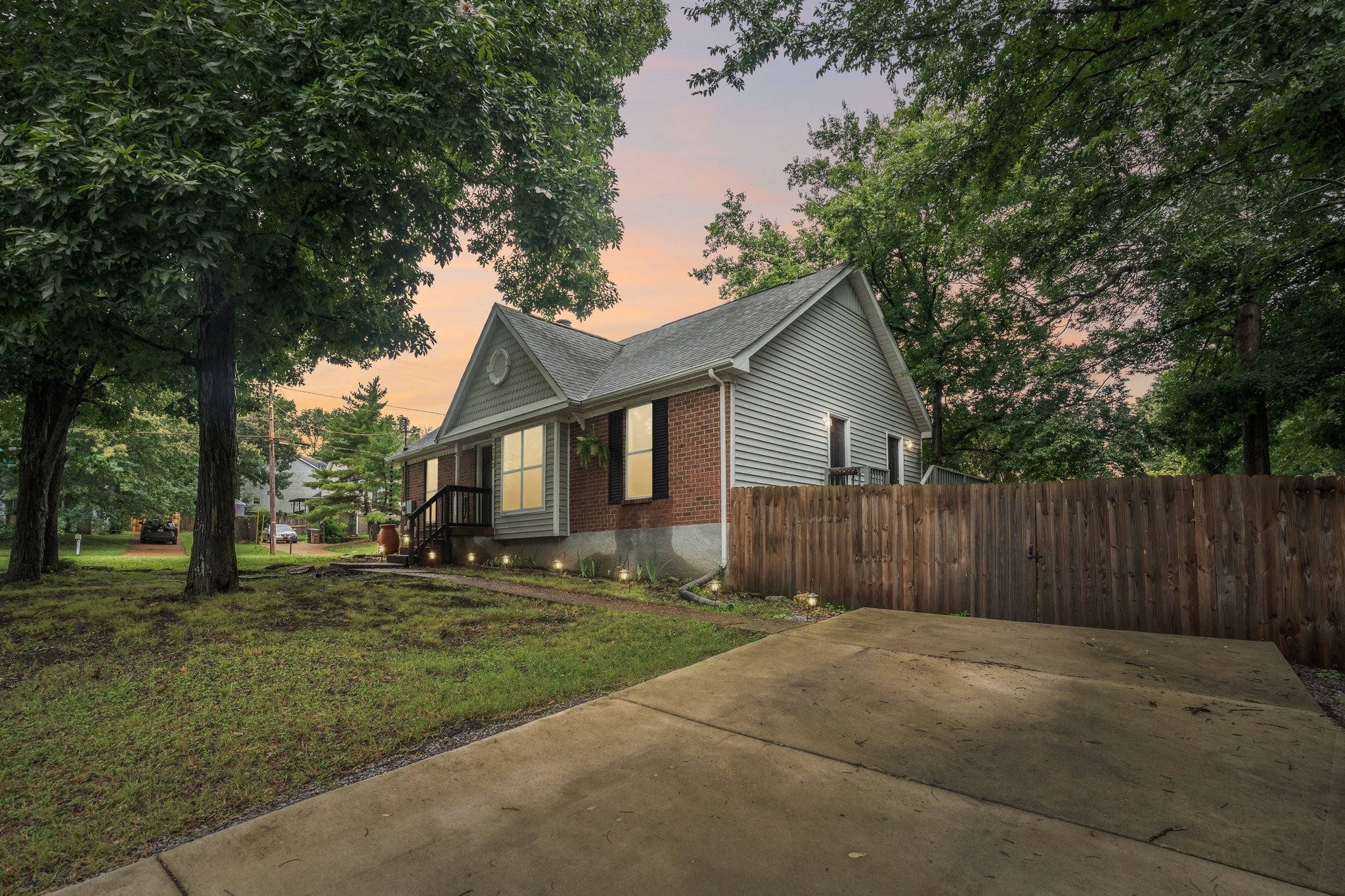 3303 Chatterly Ct Property Photo 2