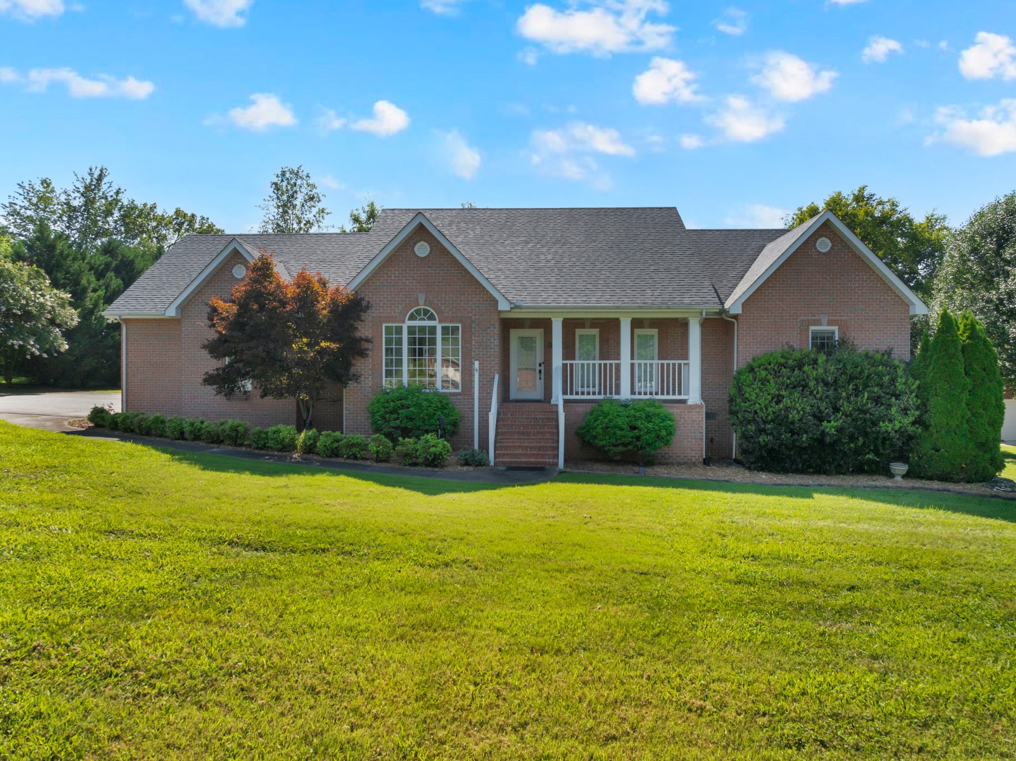 451 Bell Dr, W Property Photo 1