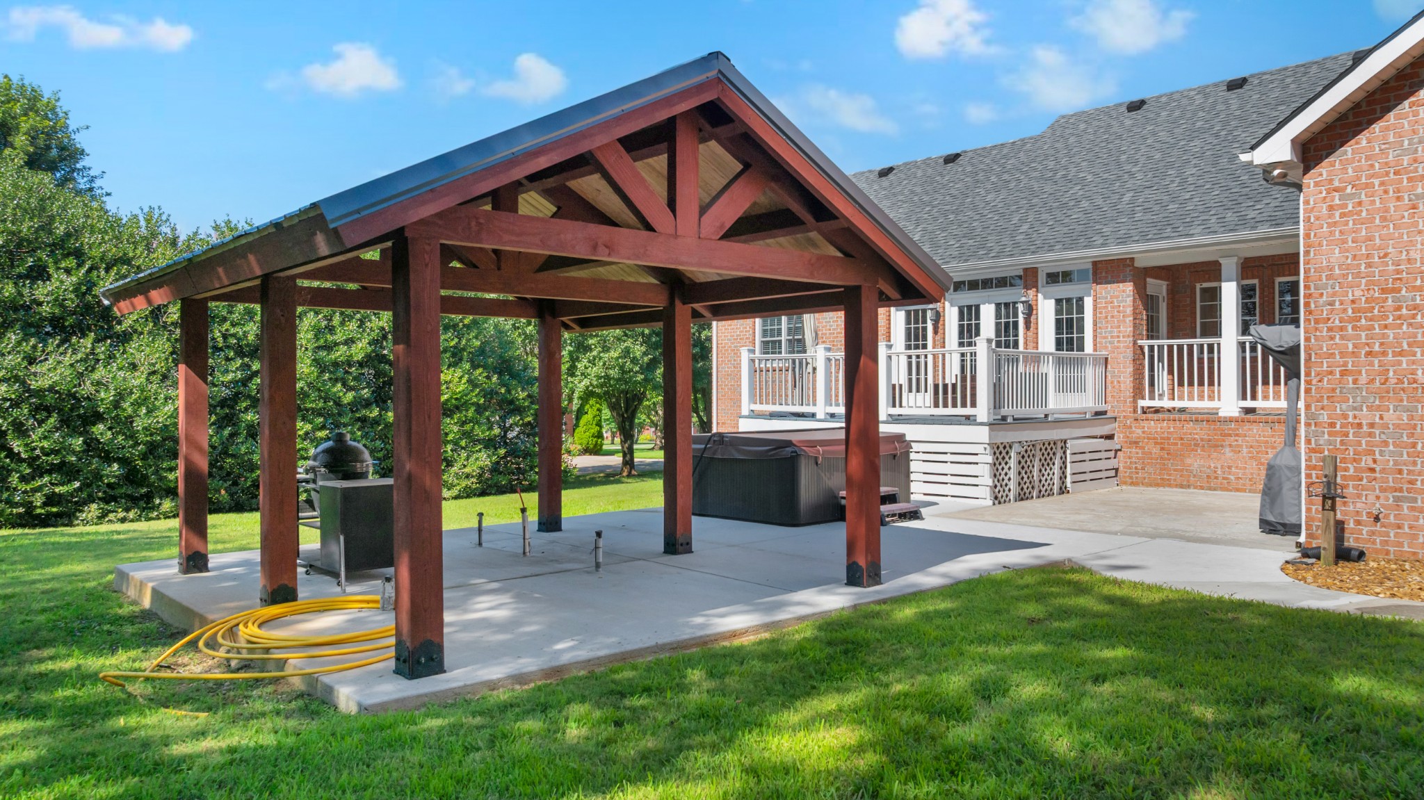 451 Bell Dr, W Property Photo 4