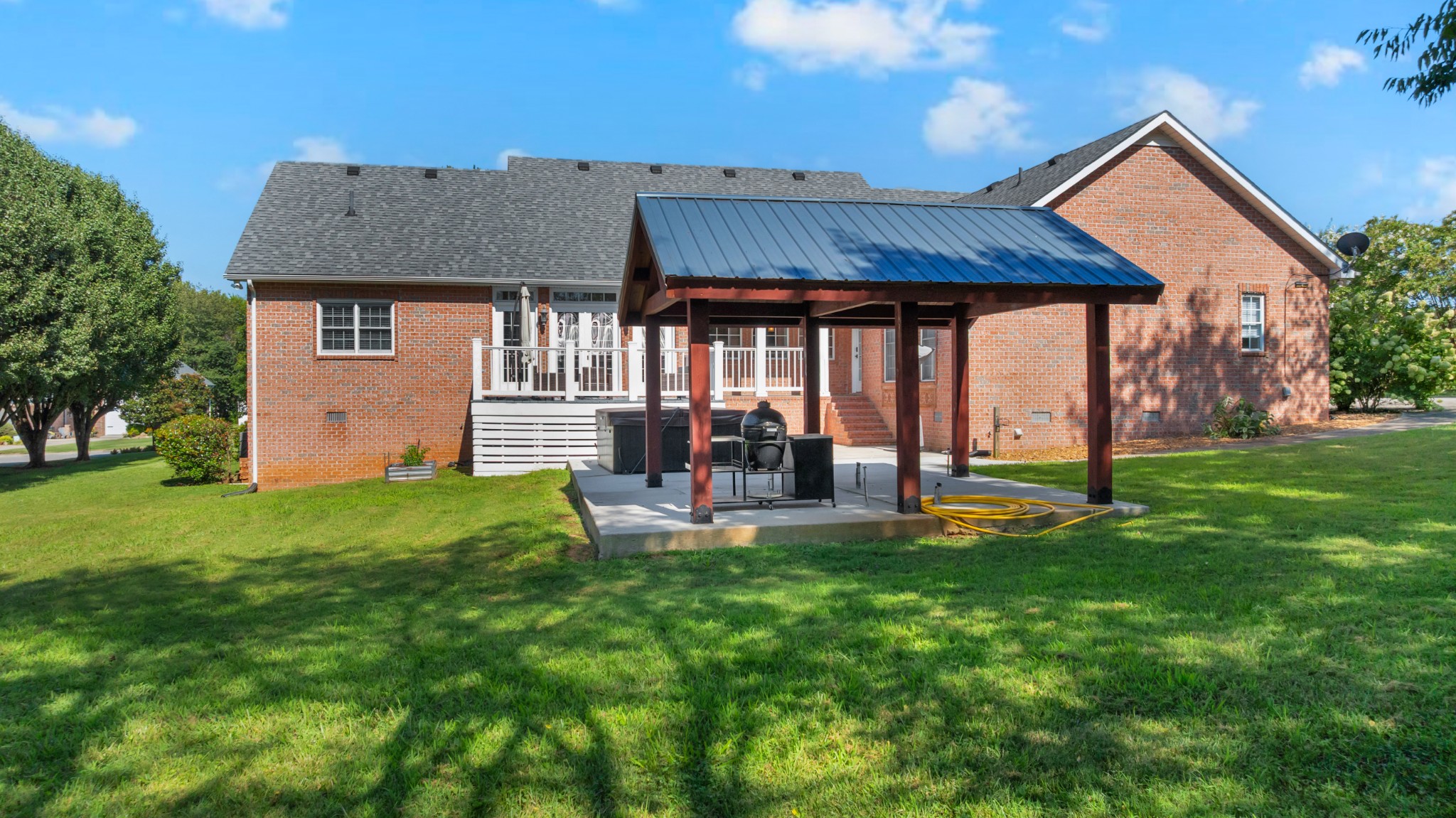 451 Bell Dr, W Property Photo 5
